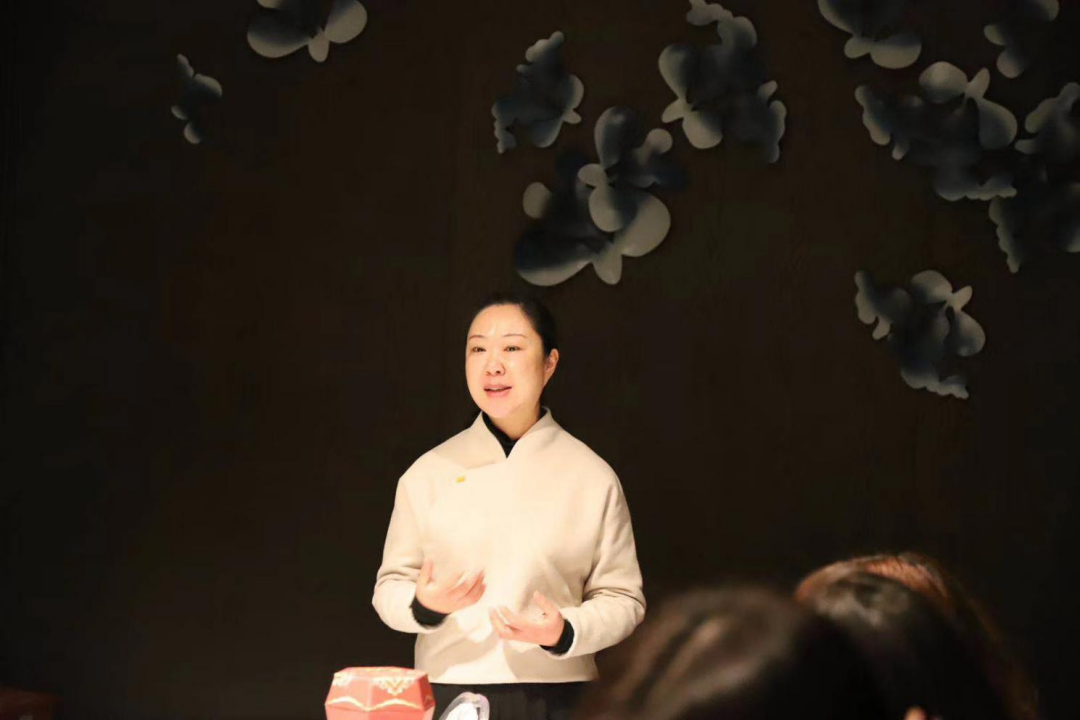 用学习带来的松弛感烫平生活中的“褶皱”，郑州“星光”市民艺术夜校之天下收藏教学点课程报名已开启！(图5)