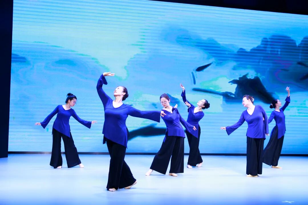 重磅 | 2025 年郑州 “四季星光” 市民艺术夜校（秋季班）正式启动！天下收藏教学点邀您来报名(图8)