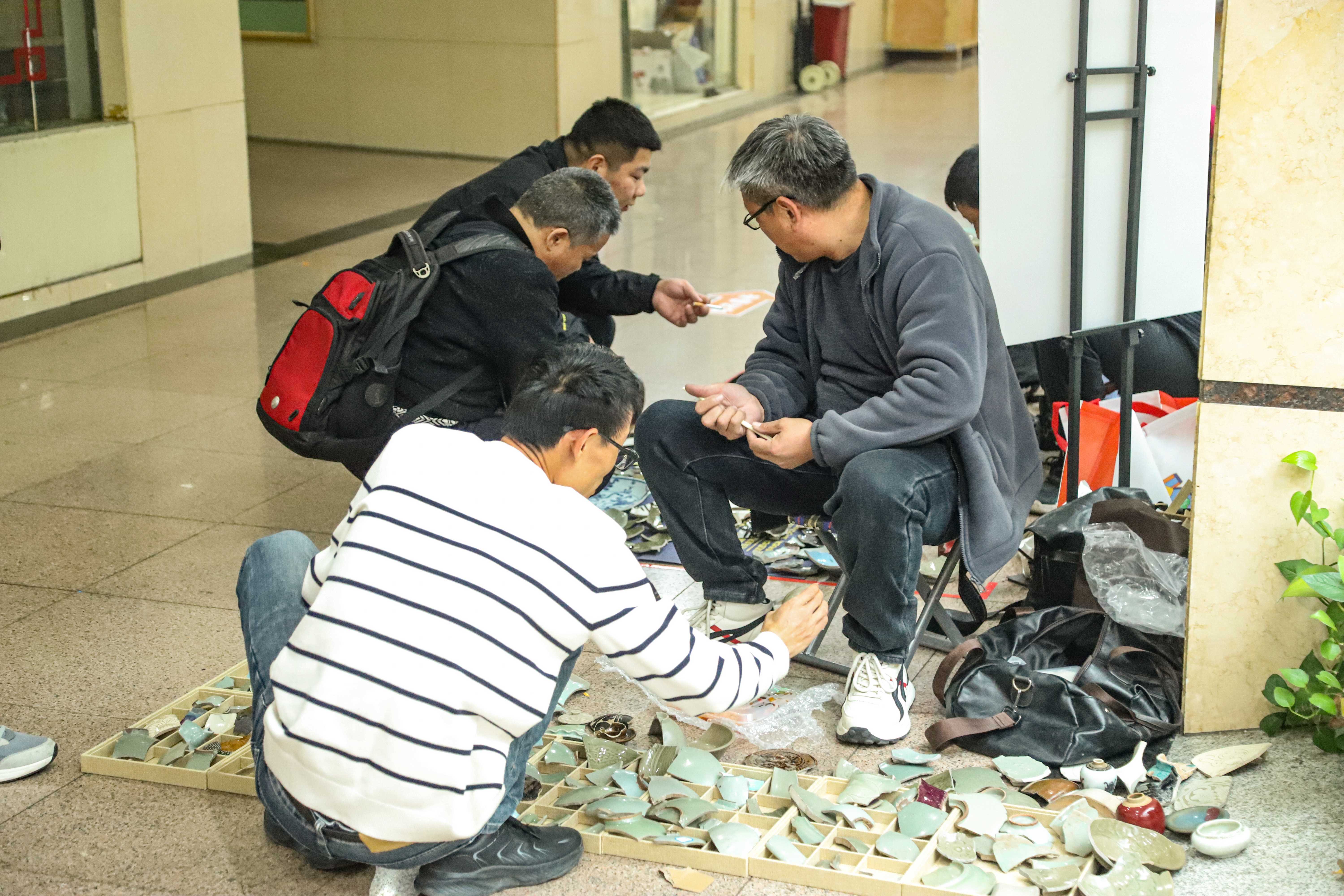 寻瓷春秋启幕倒计时！郑州天下收藏文化街，布展就绪，明日正会捡漏忙！(图11)